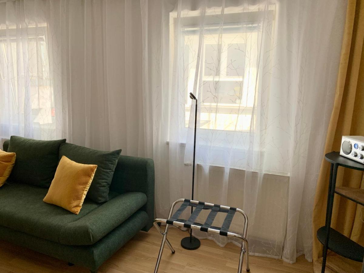 Air-Conditioned, Quiet Apartment With A Terrace In Center Of St Poelten - Smart Tv سانت بولتن المظهر الخارجي الصورة