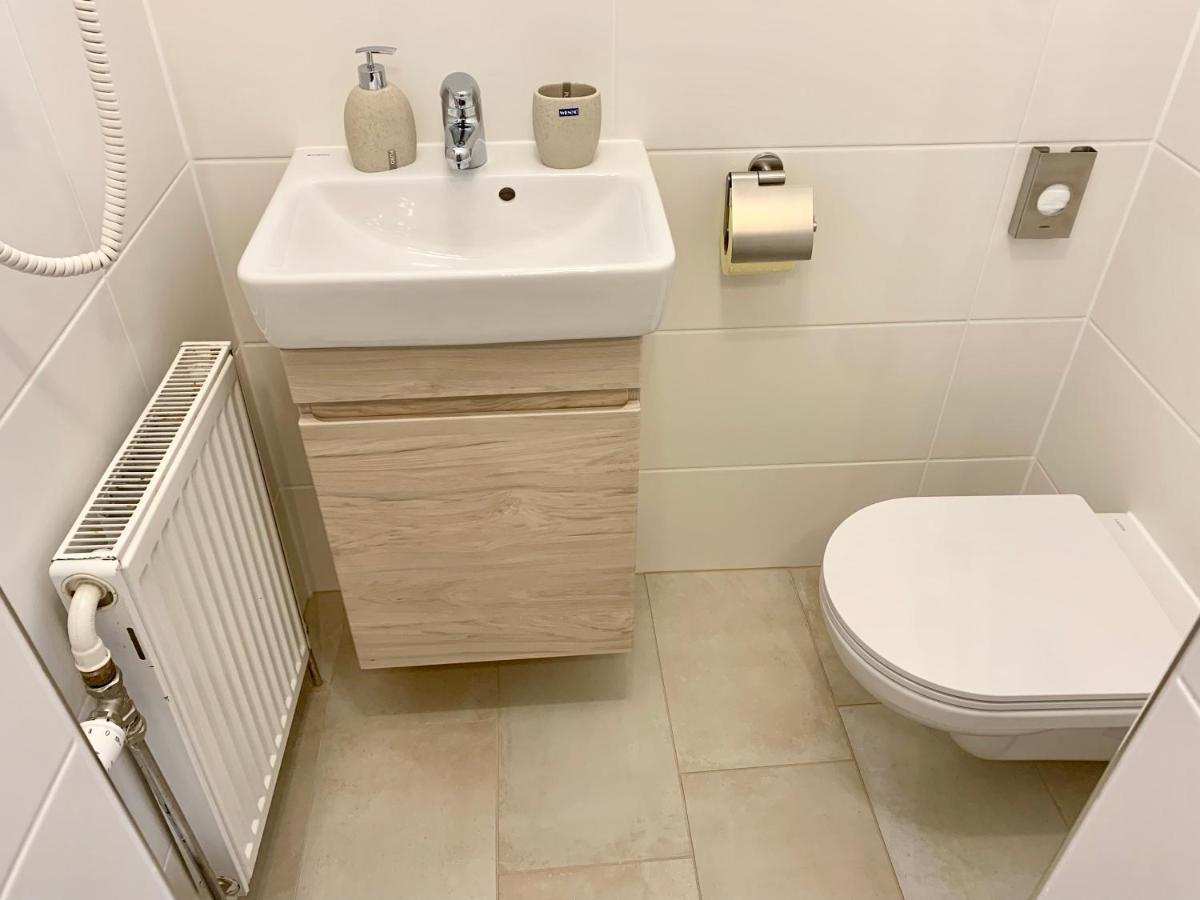 Air-Conditioned, Quiet Apartment With A Terrace In Center Of St Poelten - Smart Tv سانت بولتن المظهر الخارجي الصورة