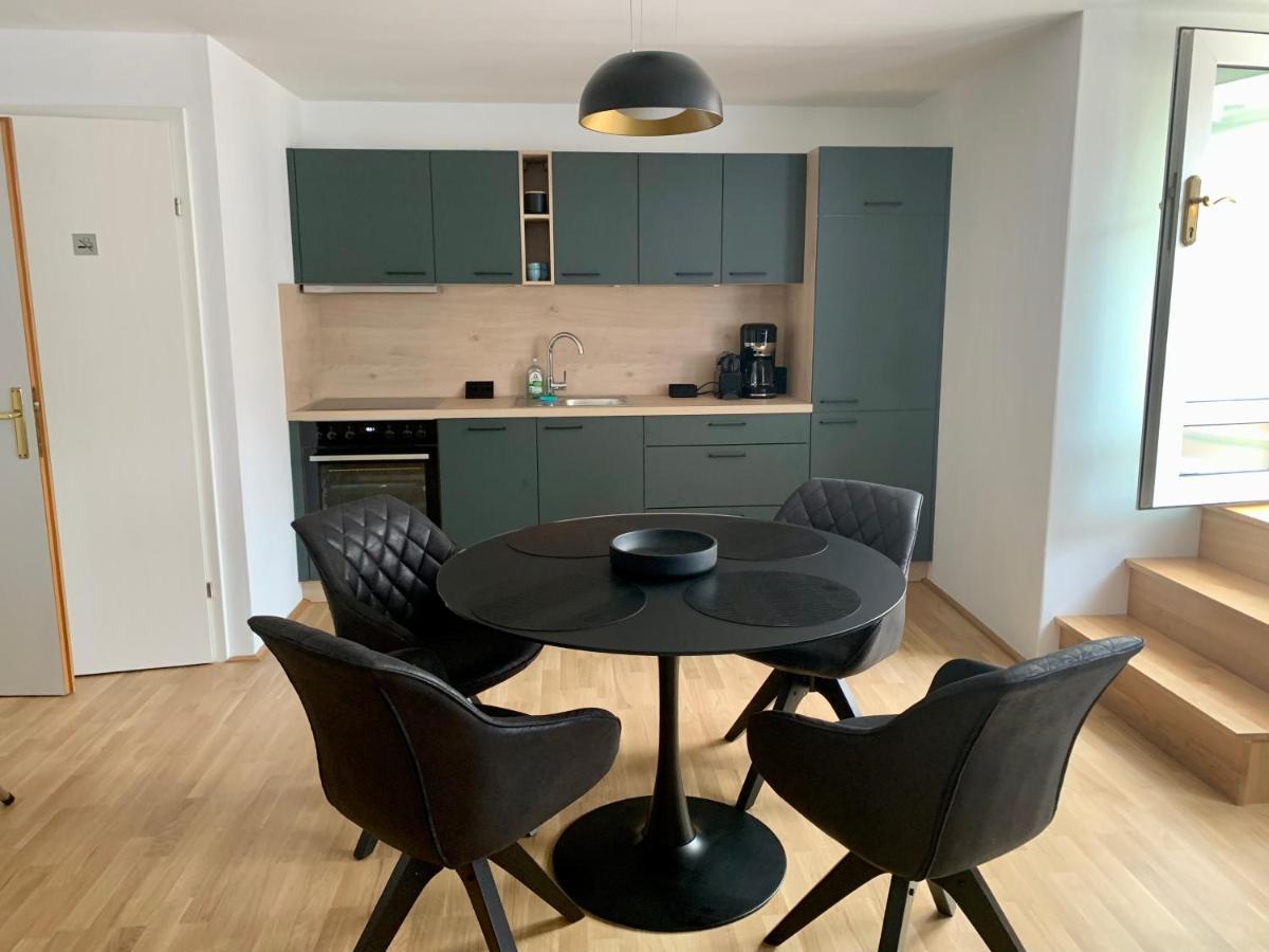 Air-Conditioned, Quiet Apartment With A Terrace In Center Of St Poelten - Smart Tv سانت بولتن المظهر الخارجي الصورة