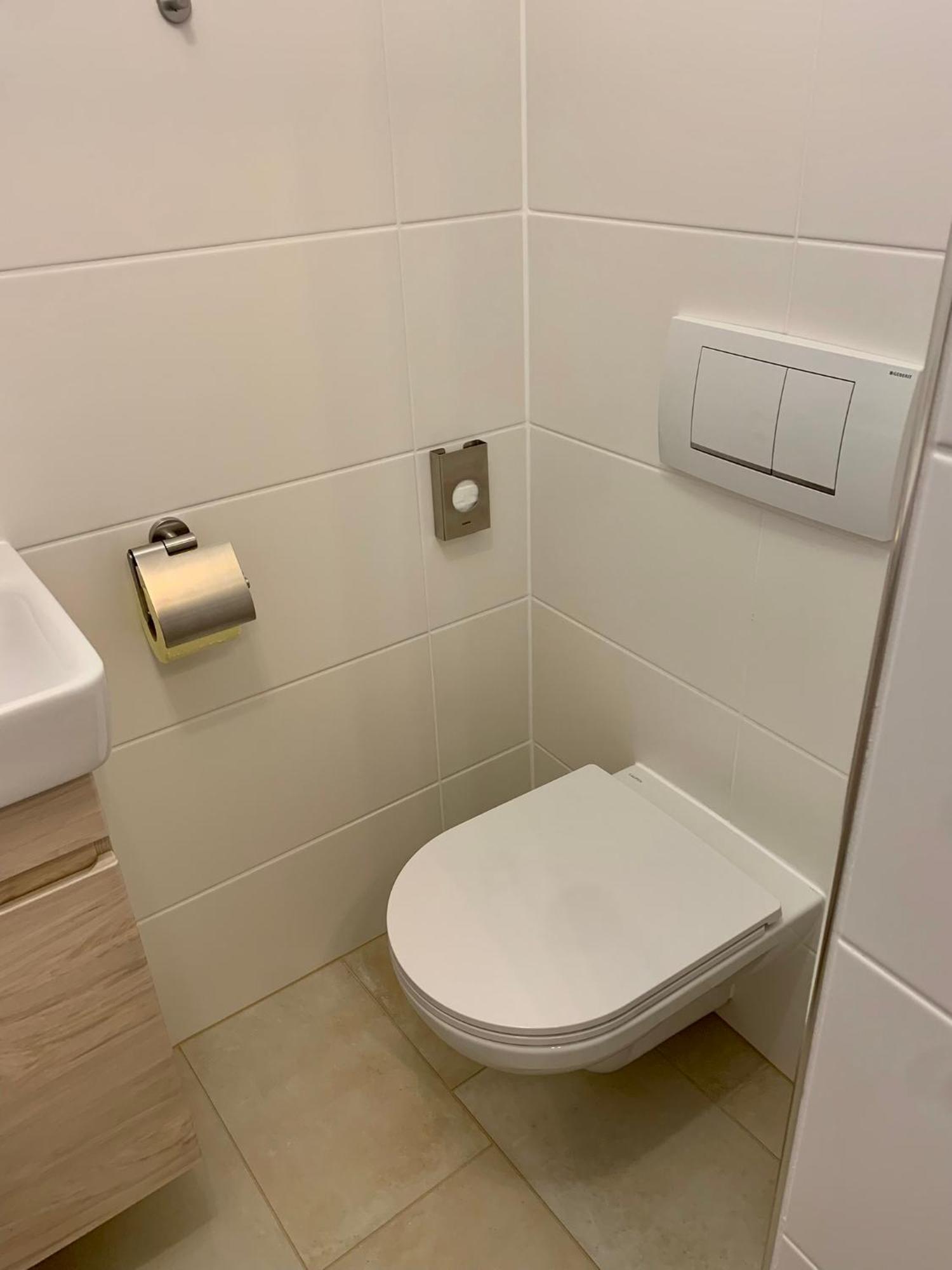 Air-Conditioned, Quiet Apartment With A Terrace In Center Of St Poelten - Smart Tv سانت بولتن المظهر الخارجي الصورة